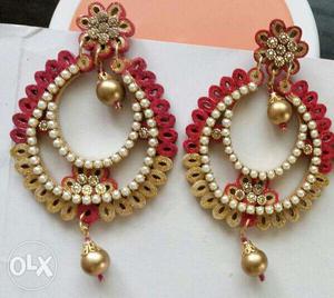 Party wear attractive earrings looks awesome with