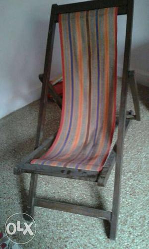 Roking chair, Its made of Saga wood