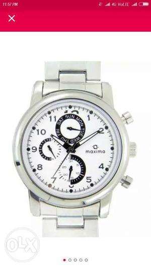 Round White Maxima Chronograph Watch With Silver Bracelet
