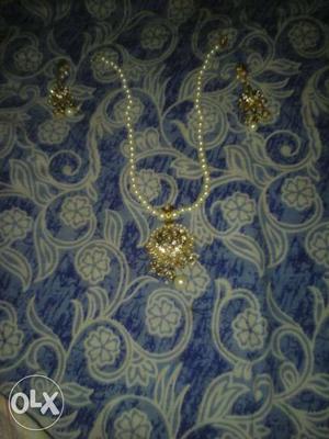 Silver Peal Necklace With Gold Pendant