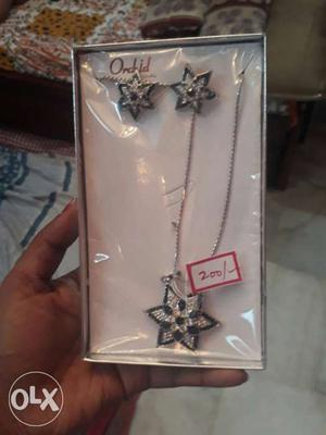 Silver With Star Pendant With Earrings
