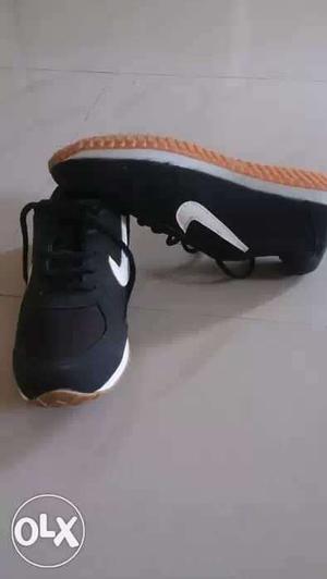 Sport shoes