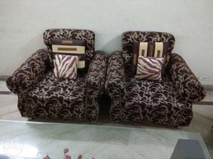 Very good condition for all 4 pieces sofaset