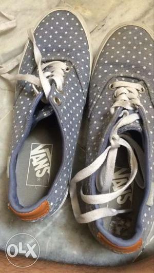 White-and-blue Polka Dot Vans Low-top Sneakers size no 5