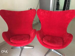 2 king lounge chairs looks new