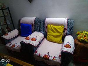5 seater sofa set for sale in Kaushambi Delhi NCR