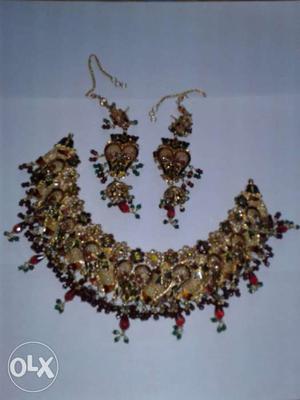 6 months old gold necklace set with earings Very