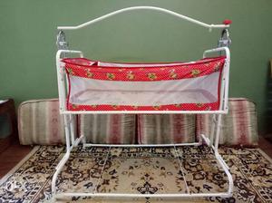 Babys cradle, can use upto 8 months old. in good