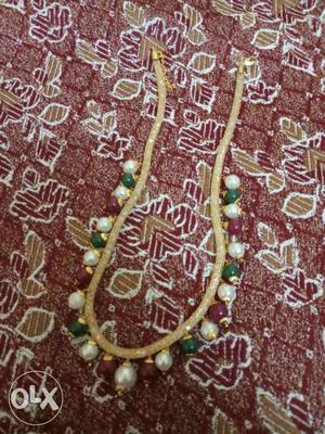 Brown Strap Green And White Beaded Neckalce