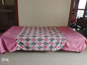 Diwan wooden with cotton mattress in ver good condition