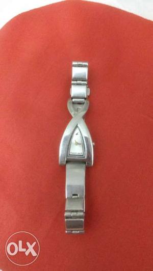 FASTRACK WOMAN'S WATCH in good working condition