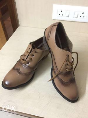 Oxford Shoes with 1.5 inch heels Size:41 Unused
