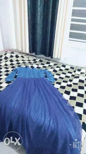 Royal blue Royal gown for  years old.. high