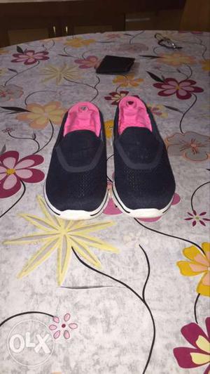 Skechers orignal shoes 1 day old very good condition