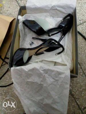 Women's Charles and Keith stilettos, brand new!