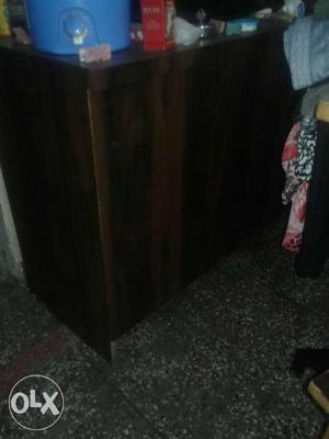 Woodan sunmika table with drawers gud condition
