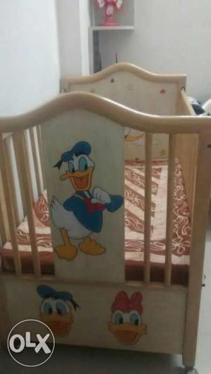 Baby's Brown Wooden Donald Duck-printed Crib