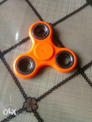 Cool Orange fidget spinner Spinning time 1:45 to 2:35 mins