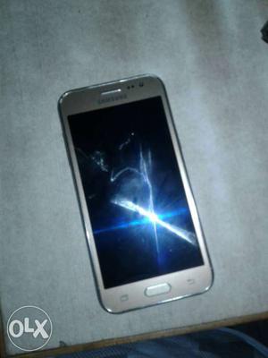 Good condition j2 4g phone with charger