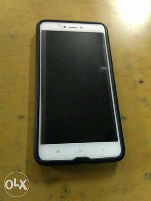 Mi note 4 in good condition... With 4GB Ram... 2
