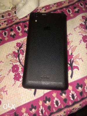 Micromax canvas selfish 2 1 year Old