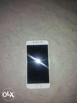 Vivo v5 Very good condition and bill box 5 months