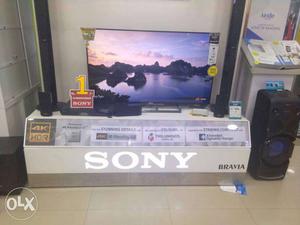 Black Sony Flat Screen TV 32 inch sild paik new 2 year