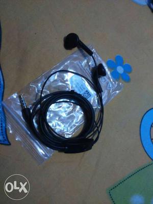 Brand new Samsung headphone.not used.new condition