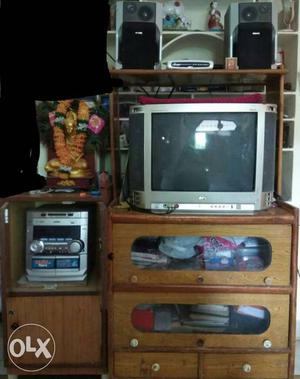 I want to sell my tv & mp3 player with stands