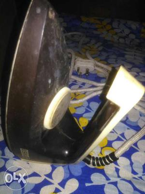 Old but fit condition usha iron and swing machine