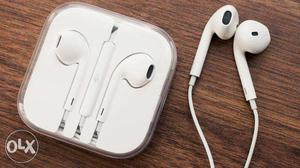 Apple headphone