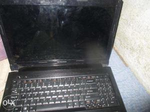 Lenovo b560 i3 2gb