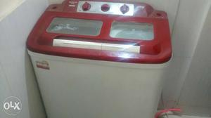 Red And White Twin Tub Washer And Dryer