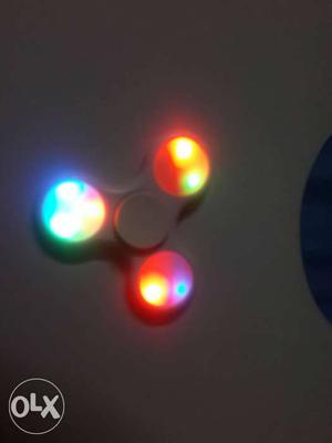 White LED 3-blade Fidget Spinner