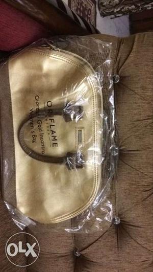 BRAND NEW GIORDANI GOLD women bag just for Rs