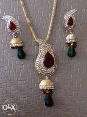 Gold plated designer Pendal set with chain Dont offer cheap
