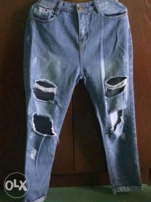 Latest fashional jeans.. purchase it before it