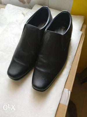 Leather shoe new one