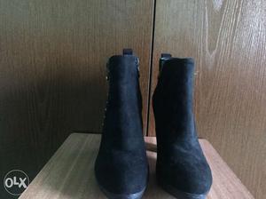 New black boots (hurry and purchase it) real