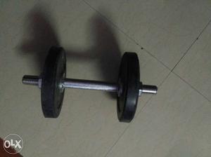 This is a dummble set, has 4 plates of 1 kg, and