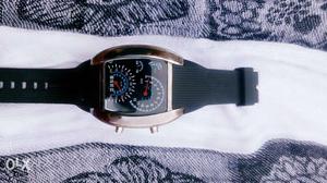 This watch is of cost 900 but we selling at 150