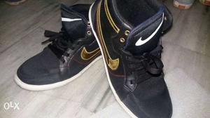 Black-and-yellow Nike High-top Sneakers #9 or 10 number