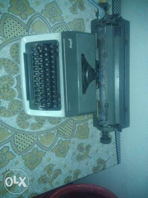 Godrej Prima Vintage typewriter in working