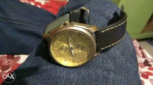 Golden Watch, lather belt with Date roller was