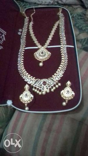 Jergon diamond Necklaces And Earrings Set In Cas
