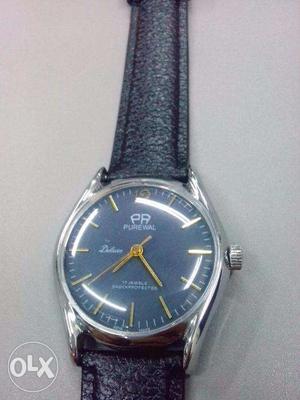 Manual winding wrist watch in good condition