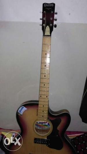 New givson electro guitar in best condition.