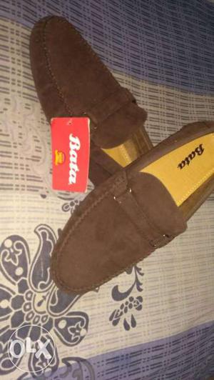 Selling brand new euro size 42 suede leather