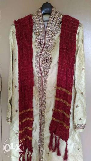 Sherwani Size 42, Very good in condition, colour