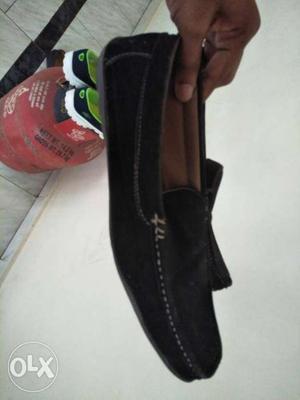 Sports shoes and loafers 10 size.